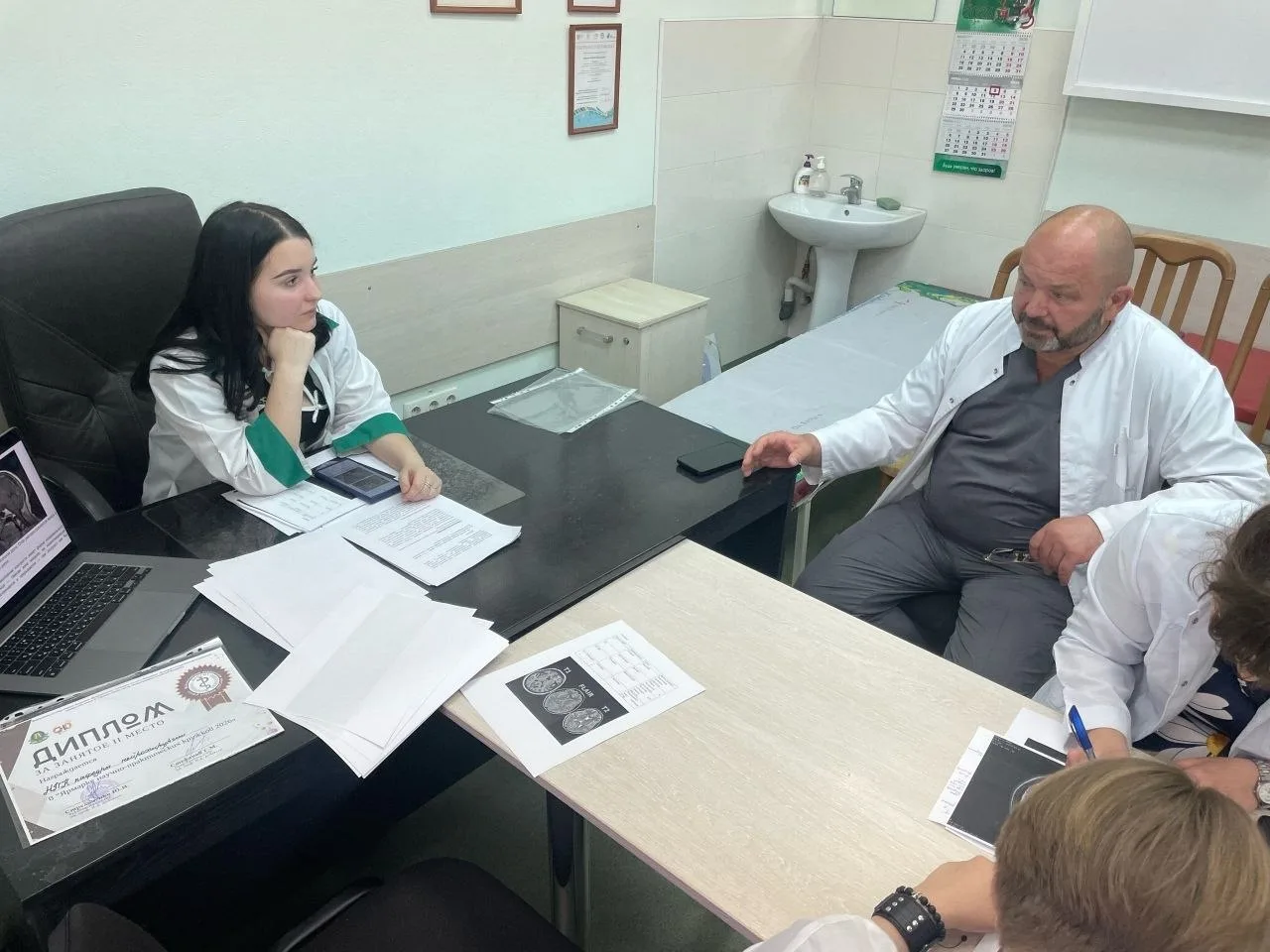 Заседание  нейрохирургического кружка 

Состоялась встреча студенческого научного кружка по нейрохир