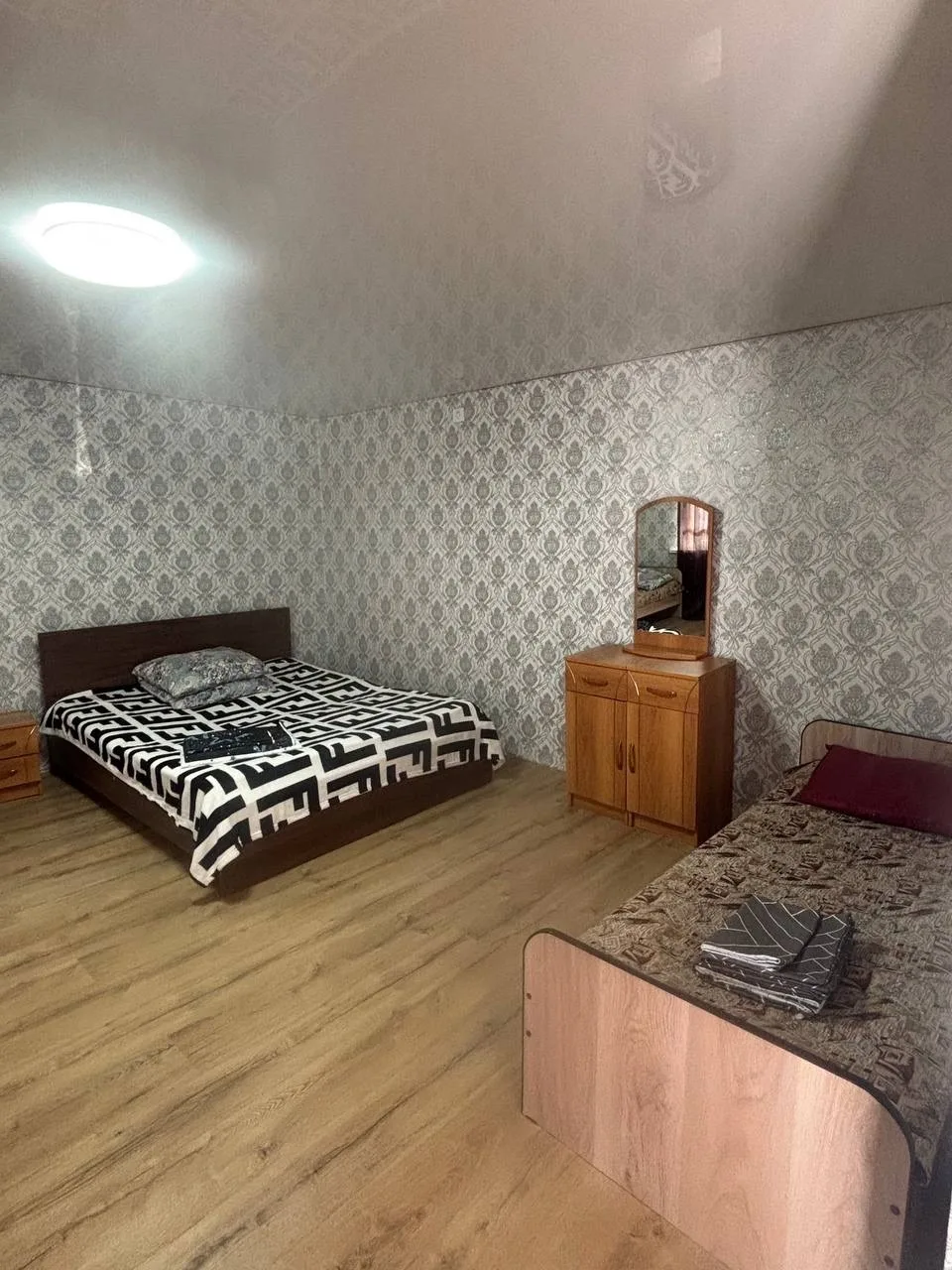 🏡 Сдаются комфортные номера для отдыха
📍 Адрес: ул. Кирова, д.67

Рядом: магазины, кафе, аптеки, р
