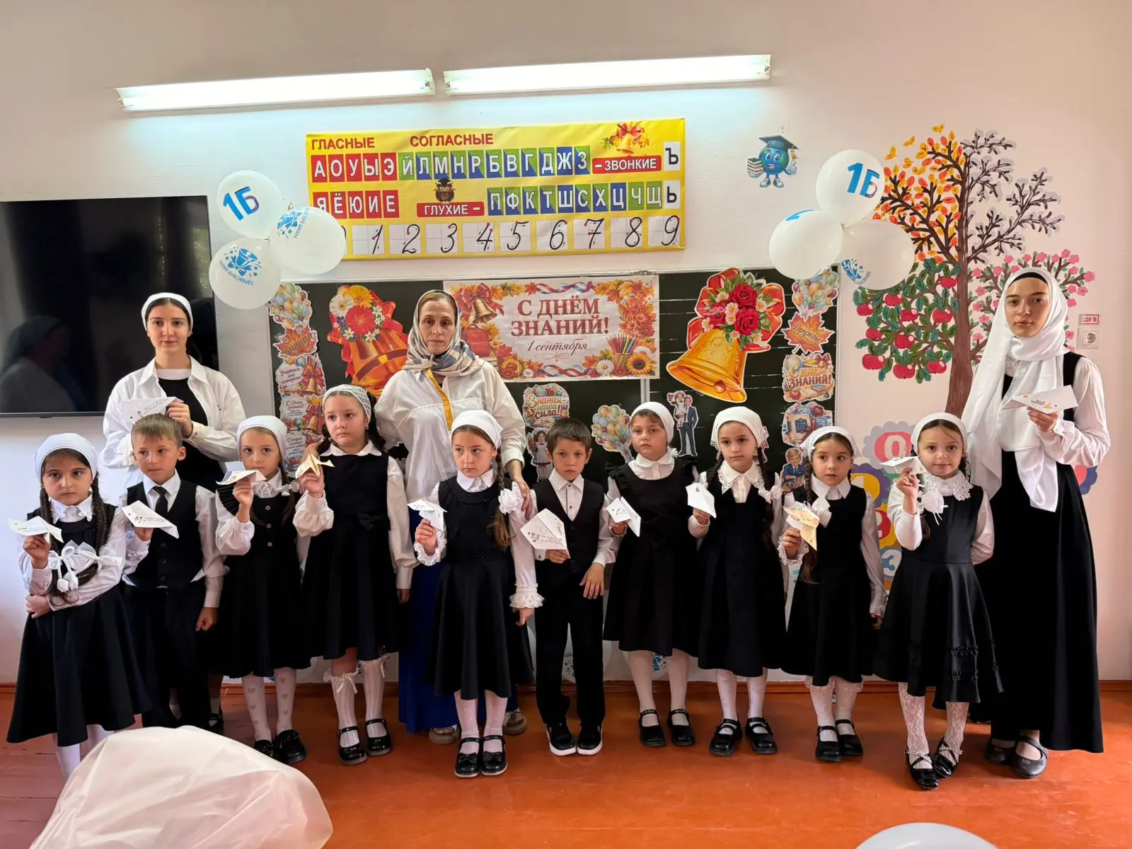 🎒 В нашей школе прошёл праздник для первоклассников «По дороге в первый класс»!