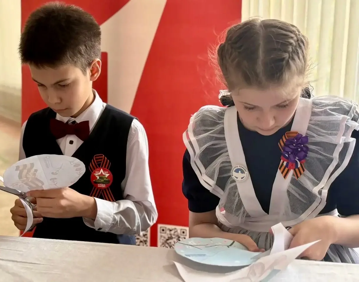 📅 Сегодня в Штабе Победы  Учащиеся нашей школы продолжают активно участвовать в работе Штаба Победы.