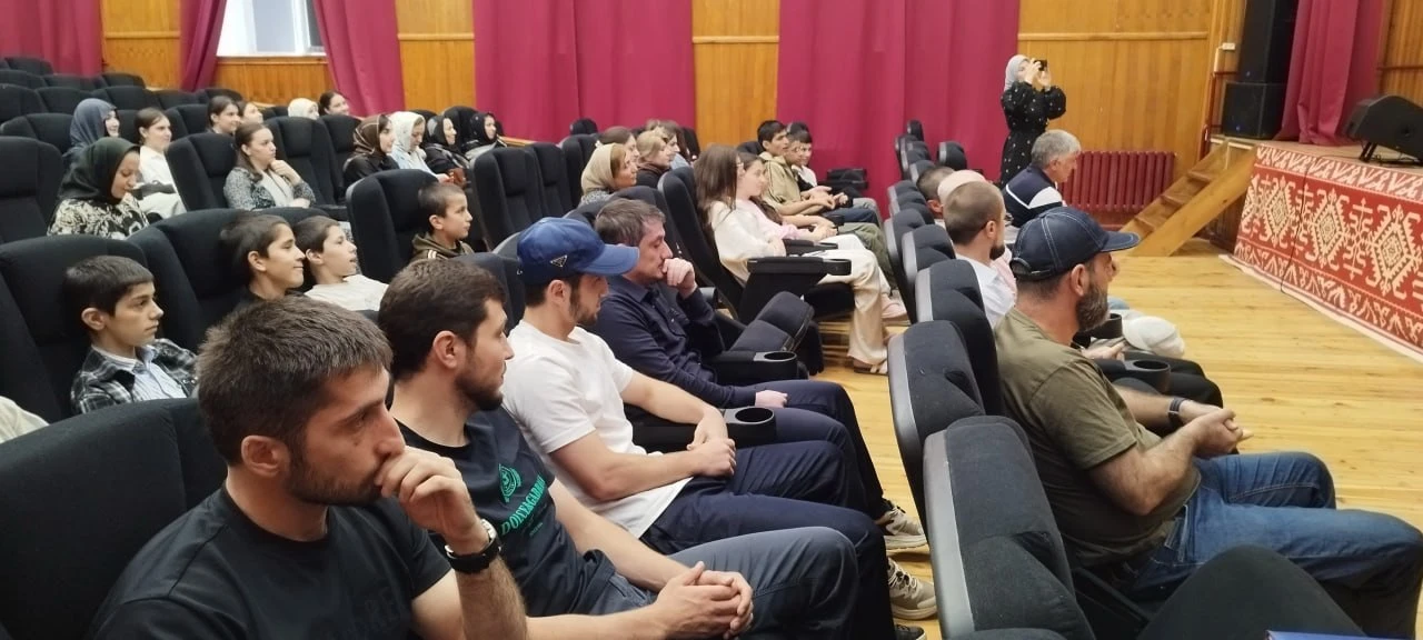 Цикл просветительских мероприятий для молодежи прошел в Акушинском районе.