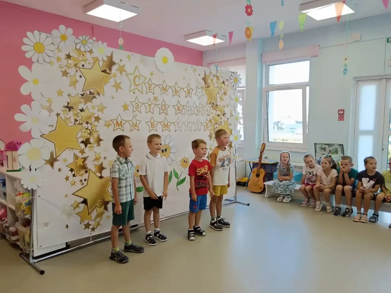 Семейная гостиная «Традиции моей семьи»

🎉 В группе «Непоседы» прошла «Семейная гостиная»! 🏡

21 и