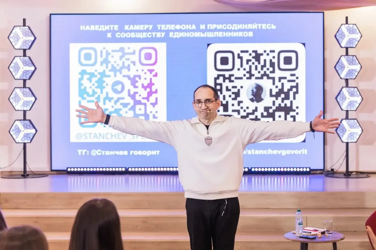 ПРАВИЛО ПЕРВЫХ 120 СЕКУНД

Встречайте близких вам людей с улыбкой. С радостью. 

🐕Буквально так, ка