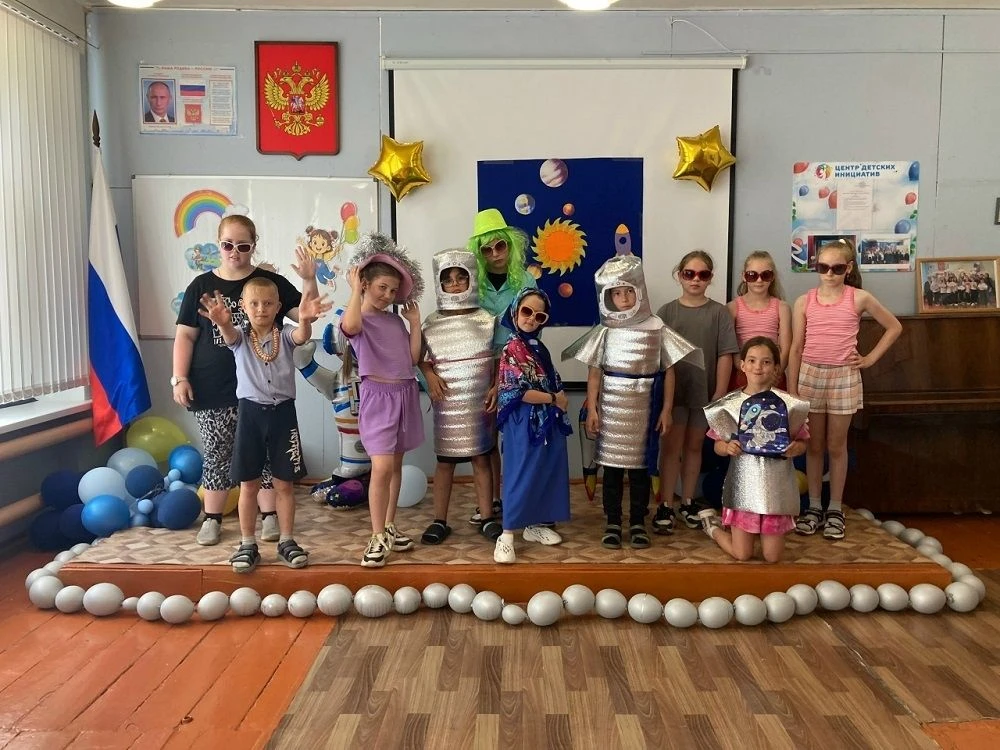 В лагере «Солнышко» школы с.Каменный Брод прошёл тематический день, посвящённый космосу. Программа м