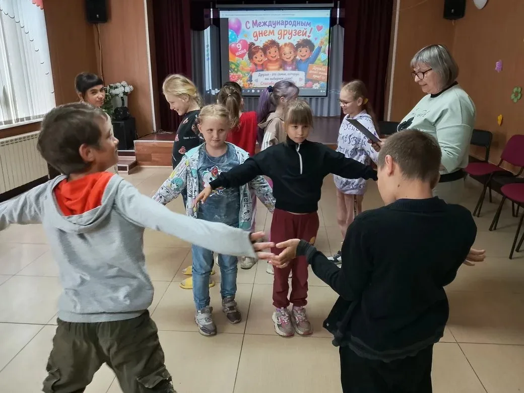 🎉👫 В первой декаде июня отмечается Международный день друзей — праздник, который напоминает нам о 