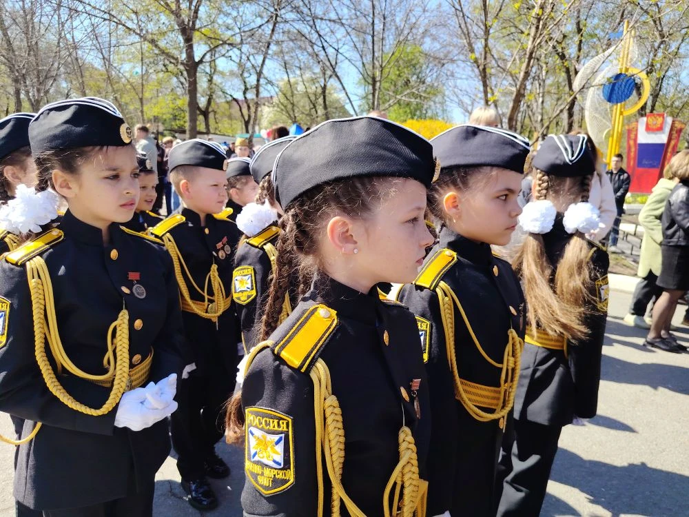 ПАРАД ПОБЕДЫ ✨🇷🇺🎗️   ✨🇷🇺🎗️ На городской площади нашего города прошёл Парад в честь 81‑летия Победы. 