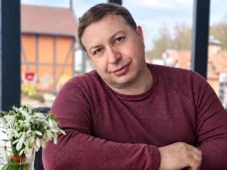 В Первоуральске открывается выставка «Какого цвета радость» художника Александра Стяжки...