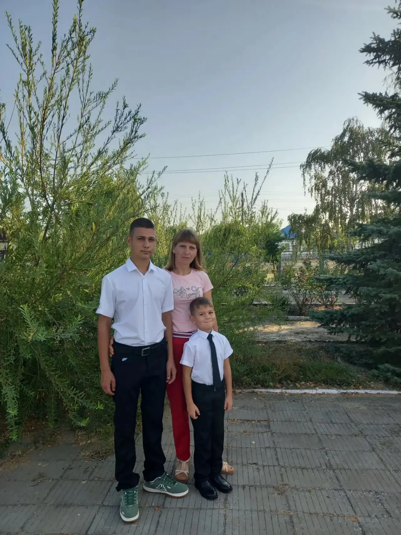 🎒 Шапарь Матвей, ученик 3 класса, принимает участие в акции «Я положу с собой в рюкзак».