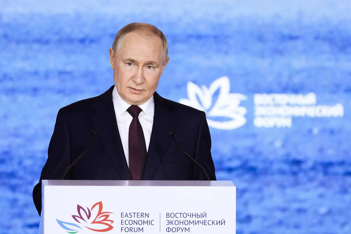 Владимир Путин направил приветствие участникам Восточного экономического форума.