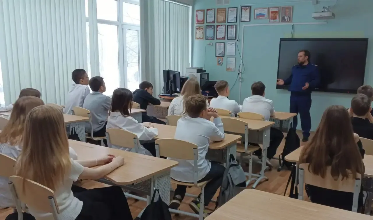 "О героях  былых времен, патриотизме, доблести и чести современников, любви к Родине и профессии", у
