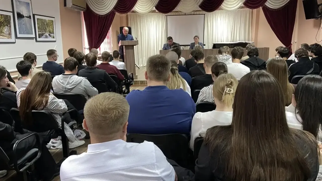 О ГРАЖДАНСКОМ ДОЛГЕ И ЗАЩИТЕ ОТЕЧЕСТВА: ЦИКЛ ПАТРИОТИЧЕСКИХ ВСТРЕЧ ПРОШЕЛ В ФИЛИАЛАХ СГПИ  📢 19 и 20