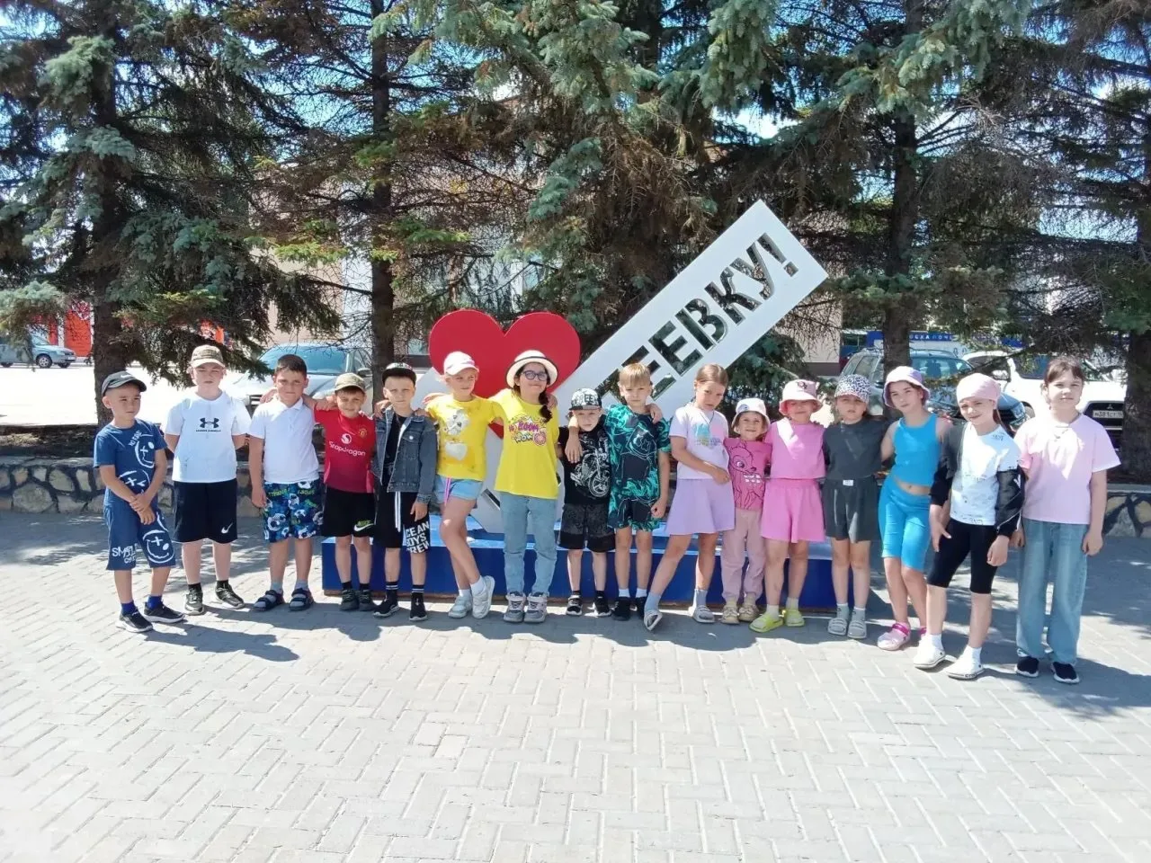 🇷🇺День России в детском лагере — это всегда яркое и запоминающееся событие, которое объединяет реб