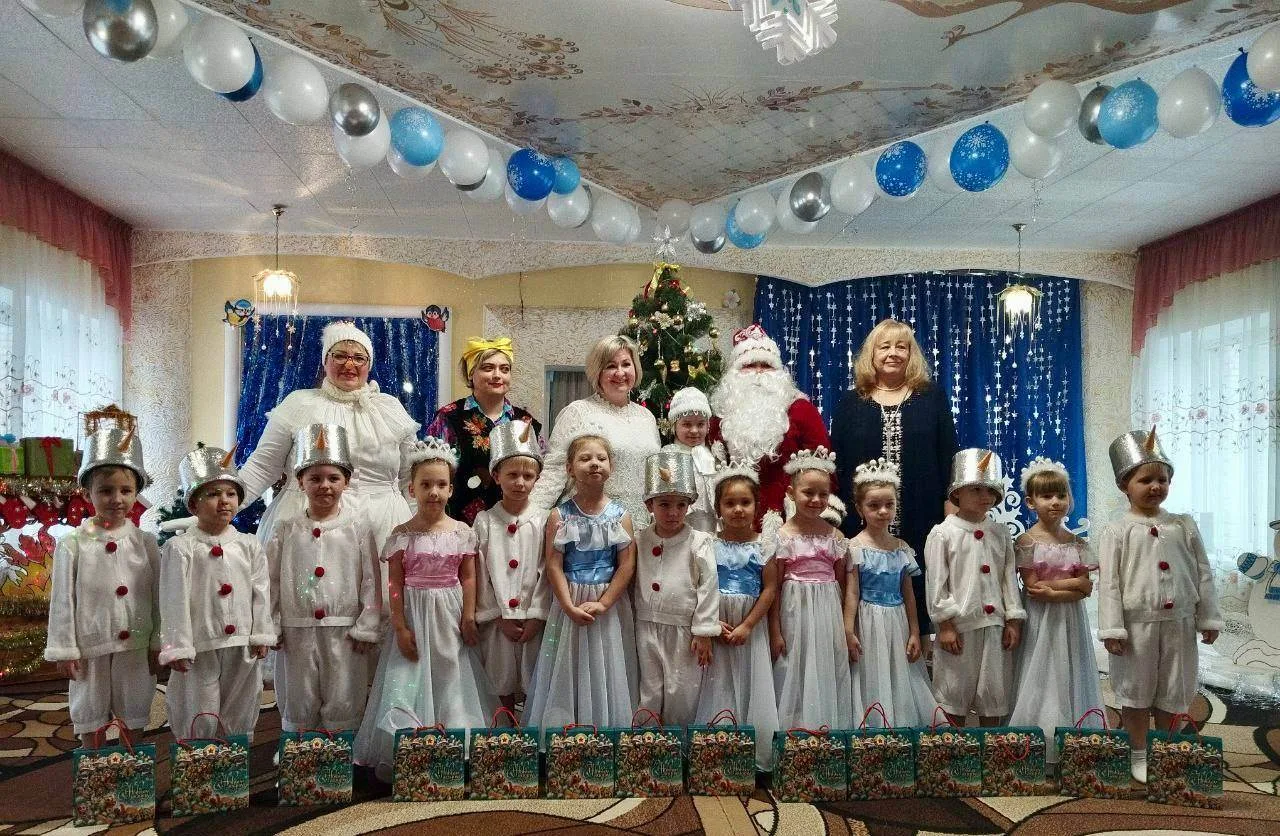 24.12.2025 в старшей группе «Барвинок» прошел новогодний праздник «Волшебная снежинка»