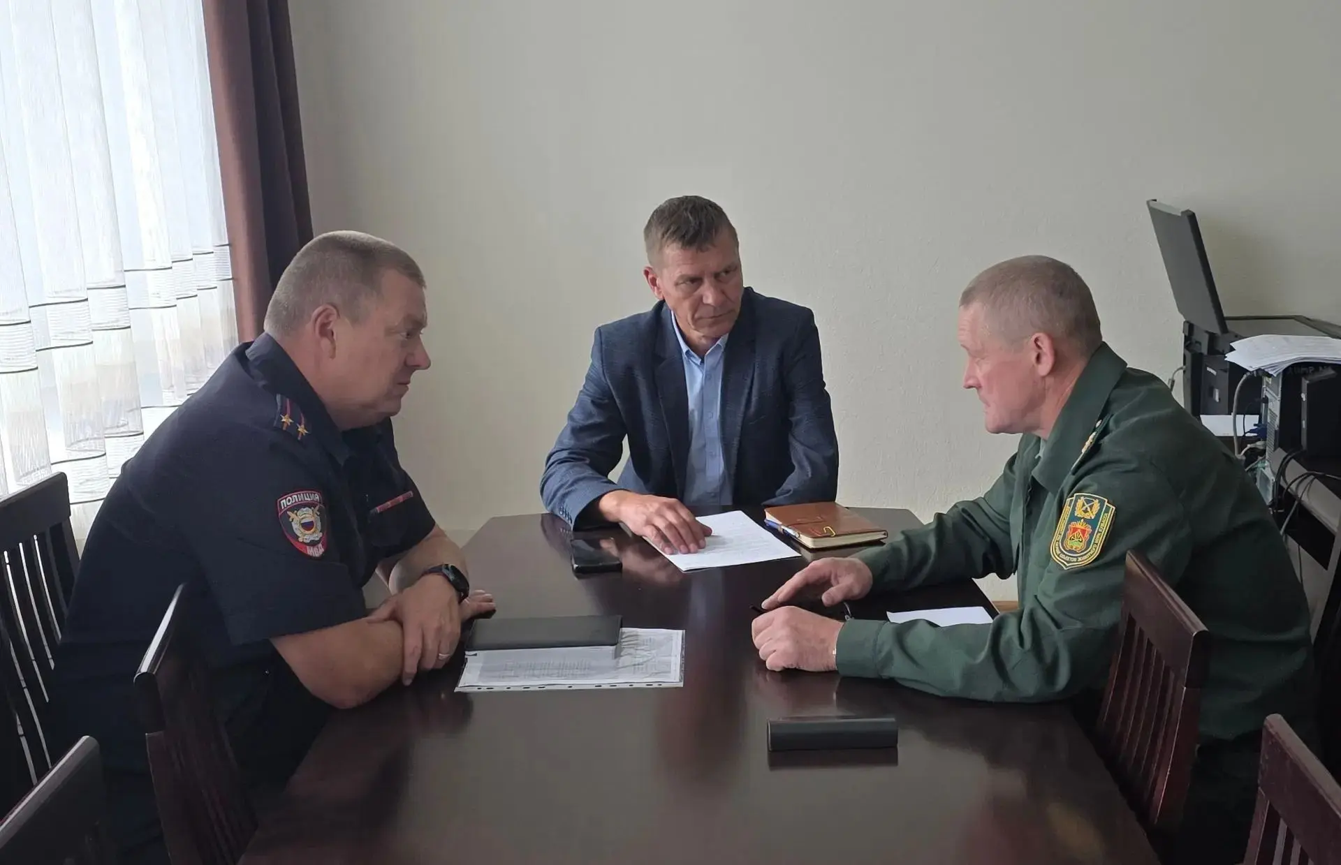Прошло совещание по безопасности с участием главного государственного инспектора отдела...