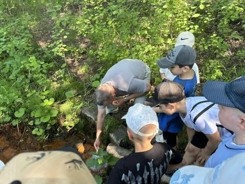 «Только вместе, только дружно, помогать природе нужно!»

В пришкольном лагере проведен экологический
