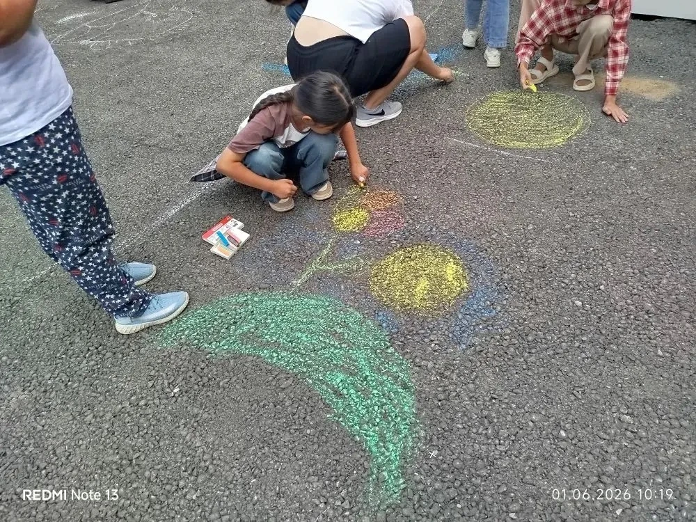 Рисуем радость на асфальте ✏️ 🌞❤️