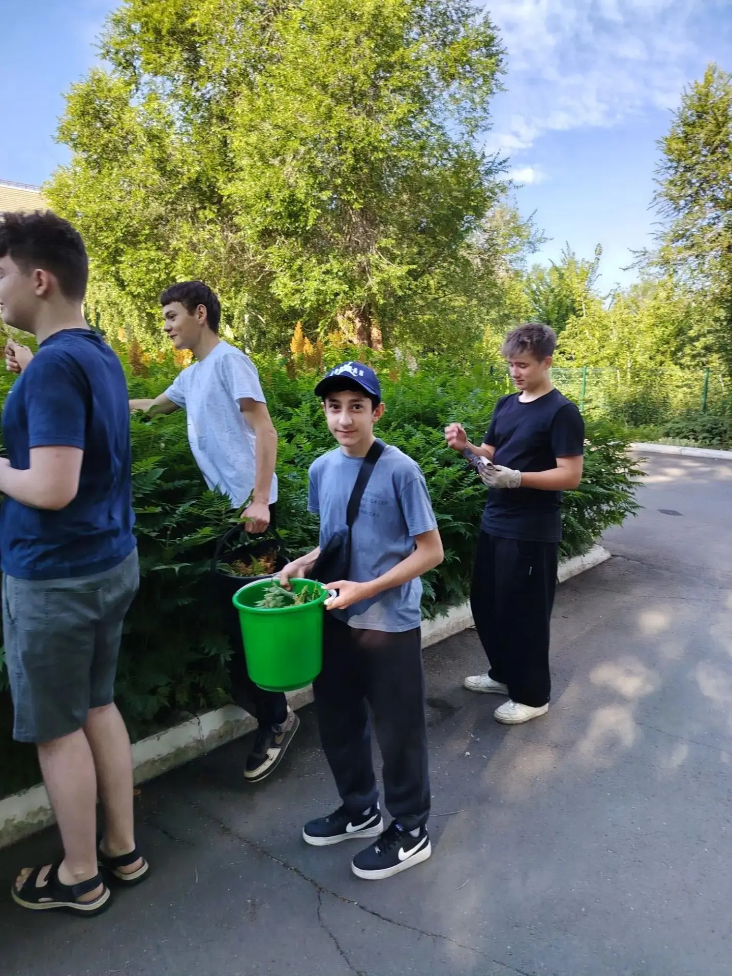Каждое лето в школе работает площадка кратковременного пребывания "Весёлые каникулы". Р...