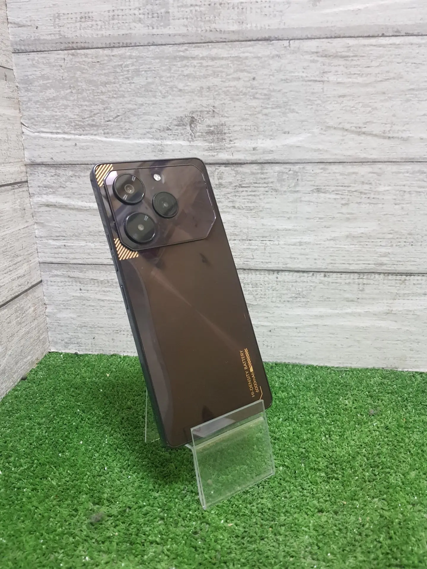Tecno pova 6 pro 12/256 в состоянии нового, документация к телефону есть, совместим с любыми играми 