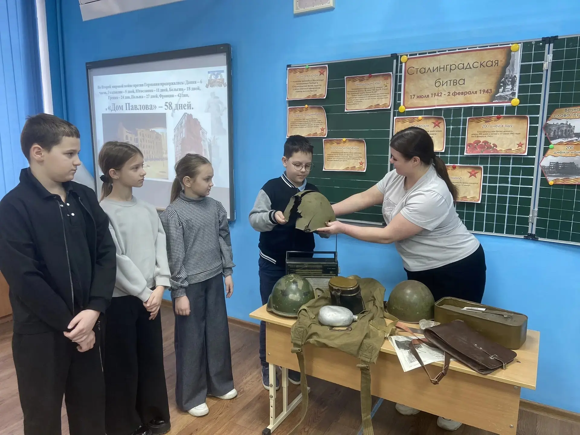 📣 Итоги прошедшей недели в школе №11🏫  🎎Начали неделю с важного события — открытия Года единства нар