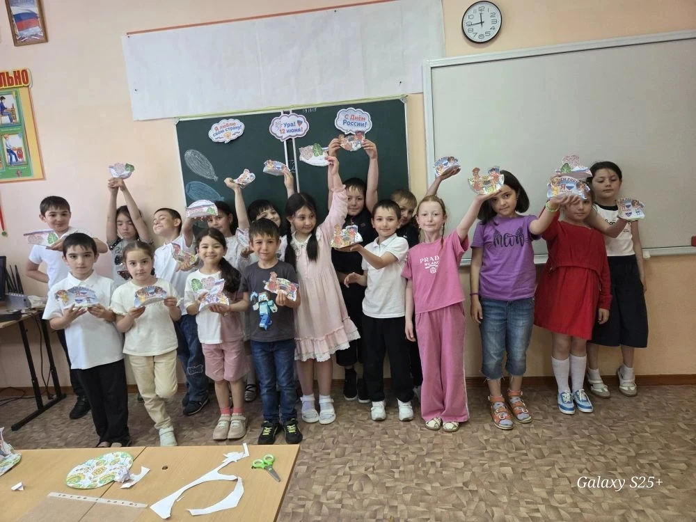 Сегодняшний день в нашем пришкольном лагере «Знатоки ПДД» был наполнен яркими красками и глубокими ч