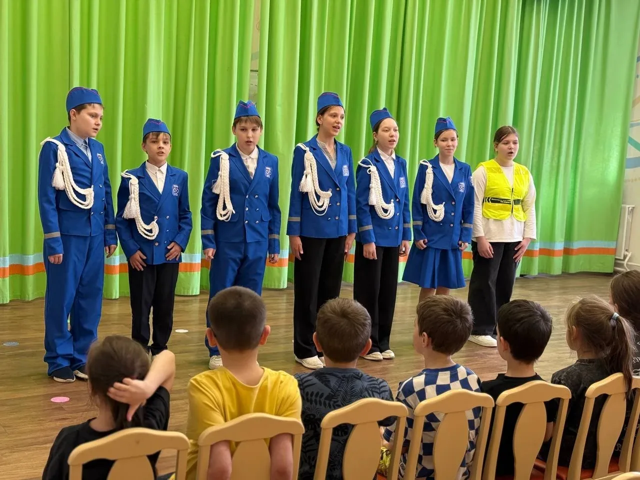🚔Отряд юных инспекторов движения "Светофор" МБОУ Одинцовской СОШ 12 продолжает работу ...