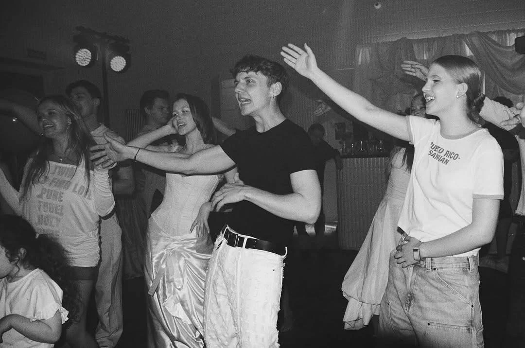 📸 Аня Пересильд поделилась фотографиями с празднования своего 17-летия  🎧 Новая Музыка - Подписаться