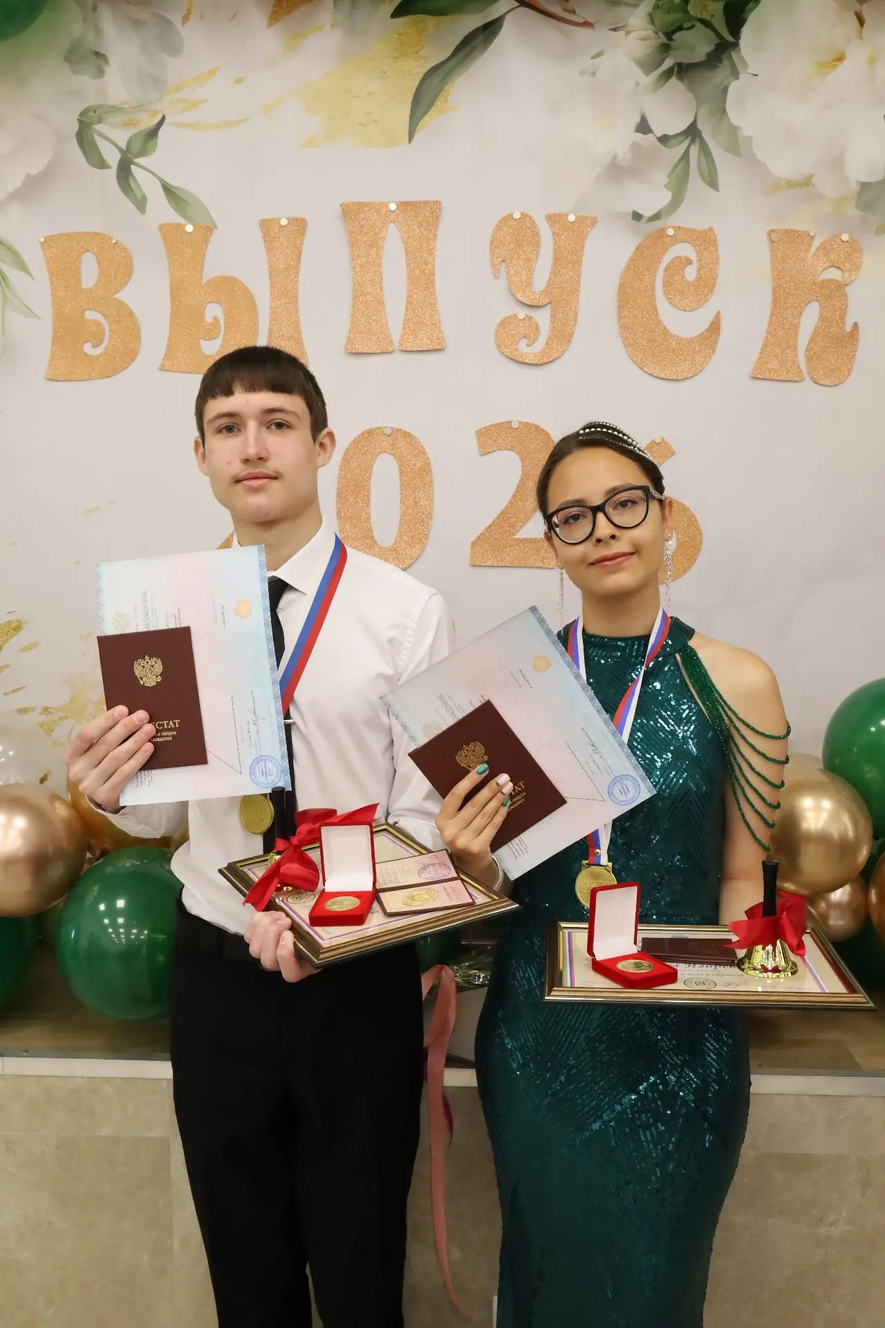 ГОРДОСТЬ НАШЕЙ ШКОЛЫ: выпускники-медалисты 2026 года

С огромным удовольствием и гордостью мы поздра