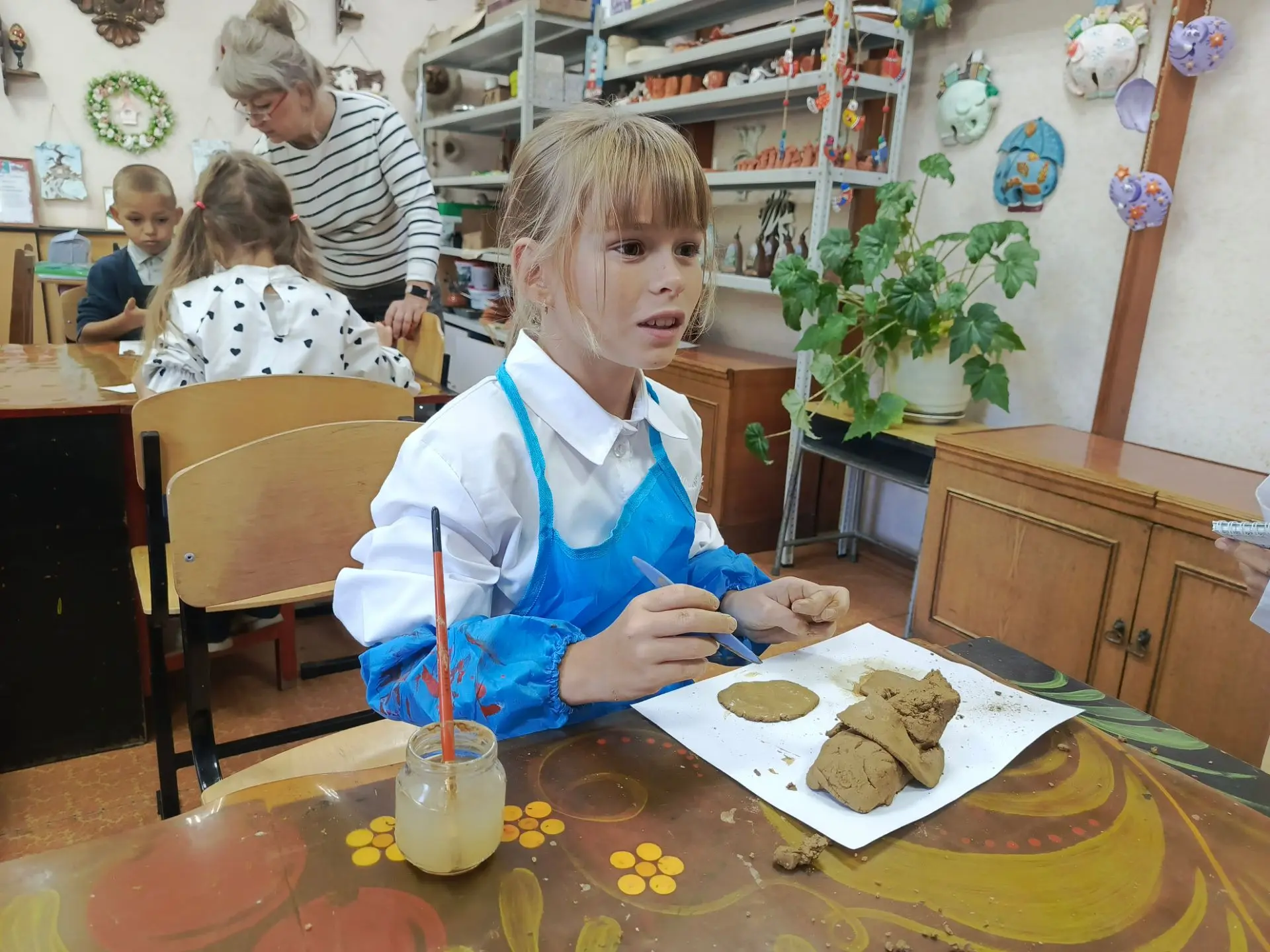 В творческом объединении «Азбука керамики» снова кипит работа.