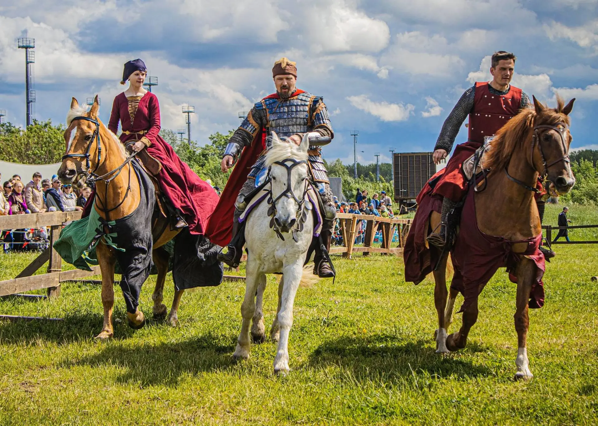 Праздник любителей истории, конных турниров и средневековых боев ⚔️  🗓 30 мая 11:00-17:30 📍 Мурински