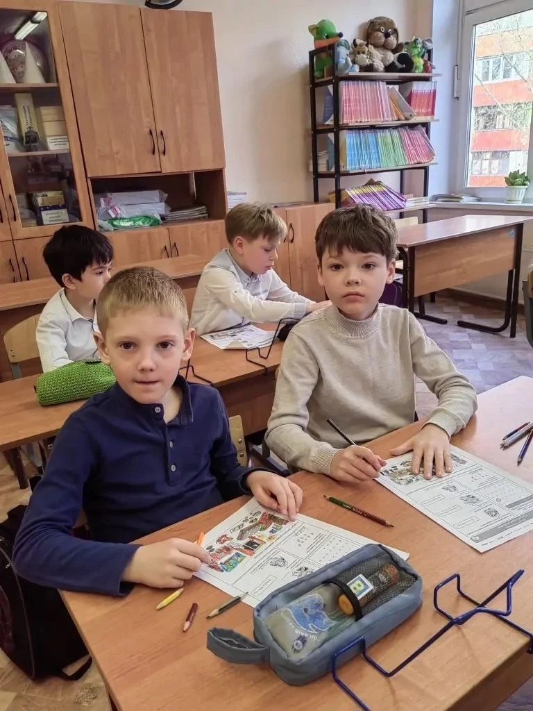 Начало недели в нашей школе   🏫 Начало недели в нашей школе Друзья! Надеемся, все успели отдохнуть и