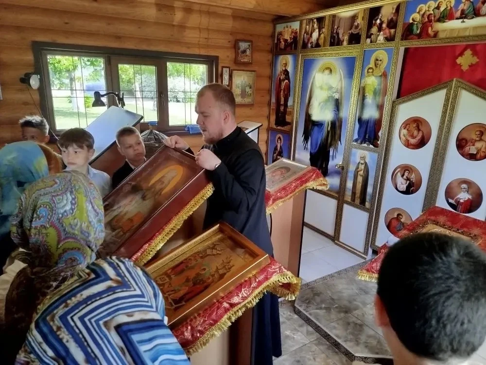 Ученики нашей школы традиционно в майские дни посетили больничный храм г. Тимашевска  Учащиеся 4-х к