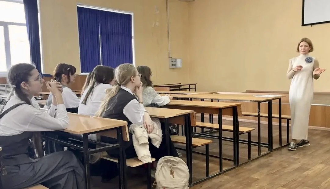 🚀 Восьмой Д — в науку! Насыщенный день в УУНиТ  Ученики 8 Д класса вместе со своим классным руководи
