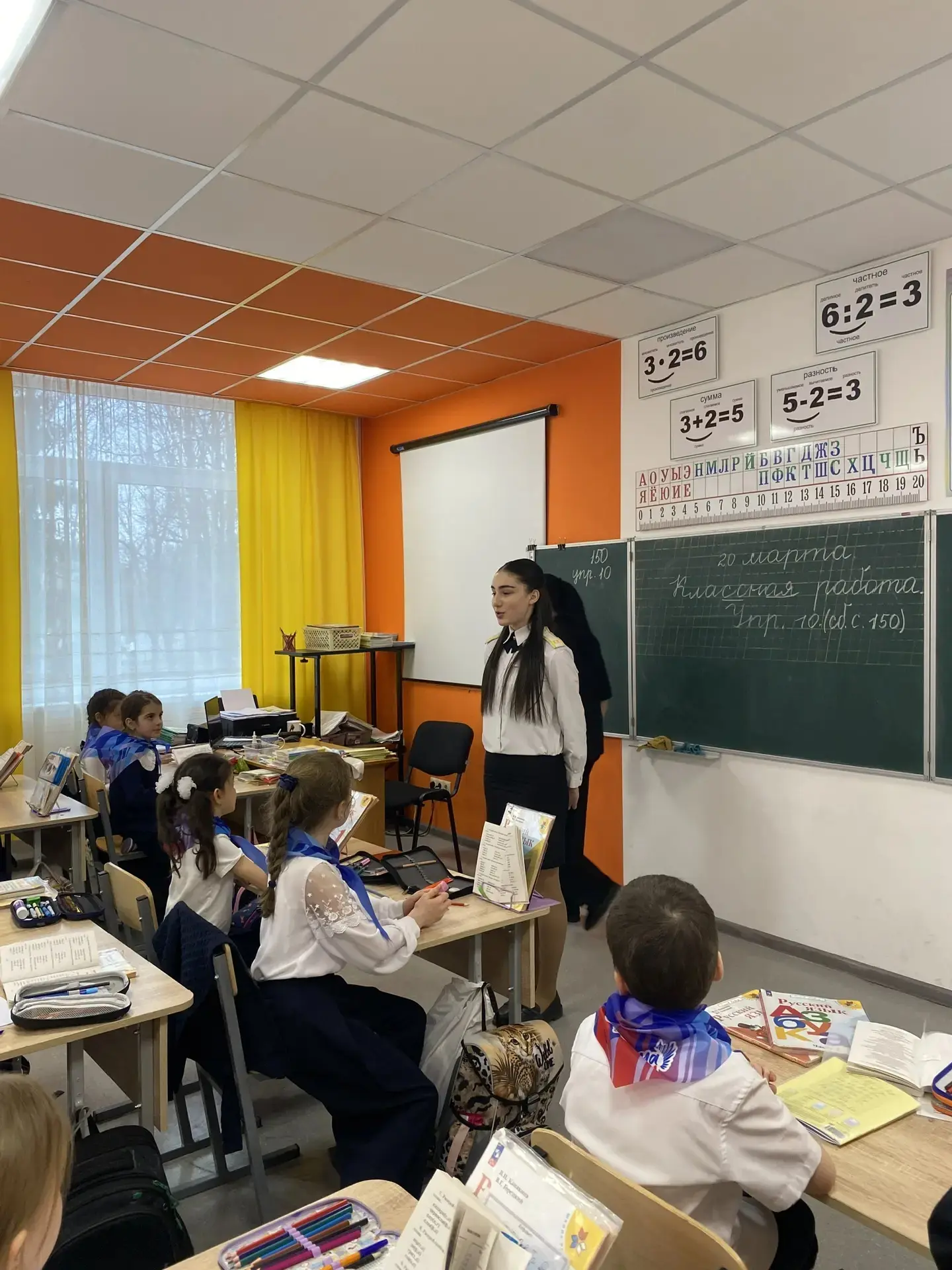 📢 Знакомство Орлят России с наставниками прошло на ура!  По инициативе советника директора Халлаевой