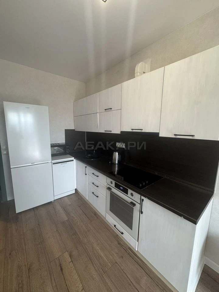 🏠 Парусная улица, 10