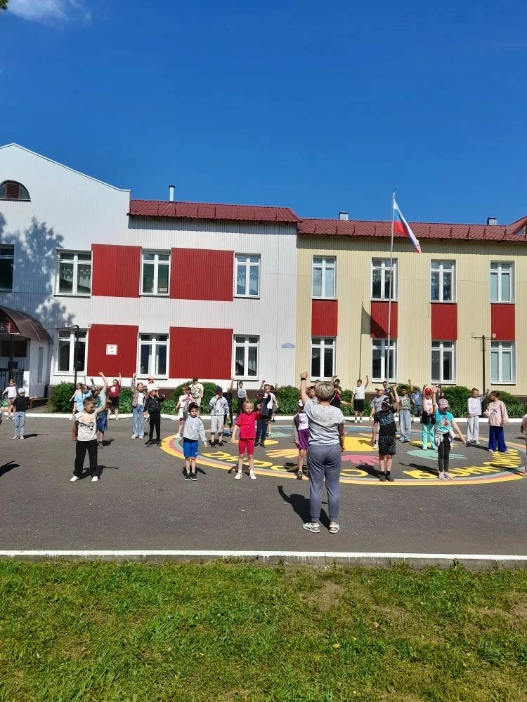 День народных ремесел в лагере «Орлята России» – «Умелые ручки»! 🎨🧵✨
Сегодня в лагере царила атмос