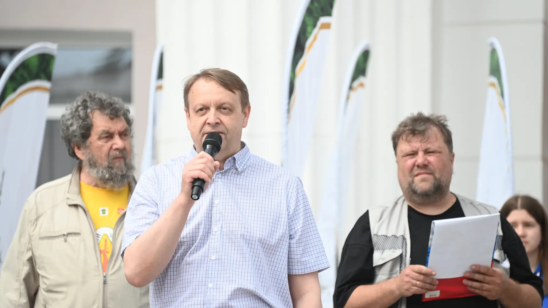 Председатель Думы и руководитель депутатской группы «Единой России» Дмитрий Коробейников принял учас