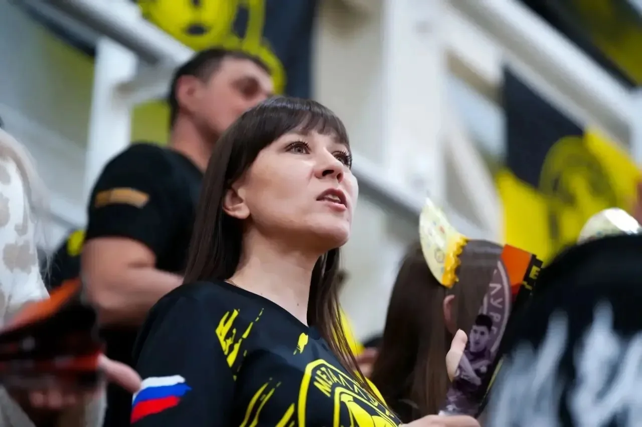 📢 Знакомство с коллективом МБОУ СОШ 3!    Сегодня мы рассказываем о нашем замечательном учителе нача