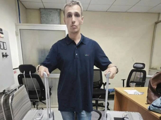 Жителя Хабаровска задержали во Вьетнаме по подозрению в похищении чемоданов в аэропорту.  По информа