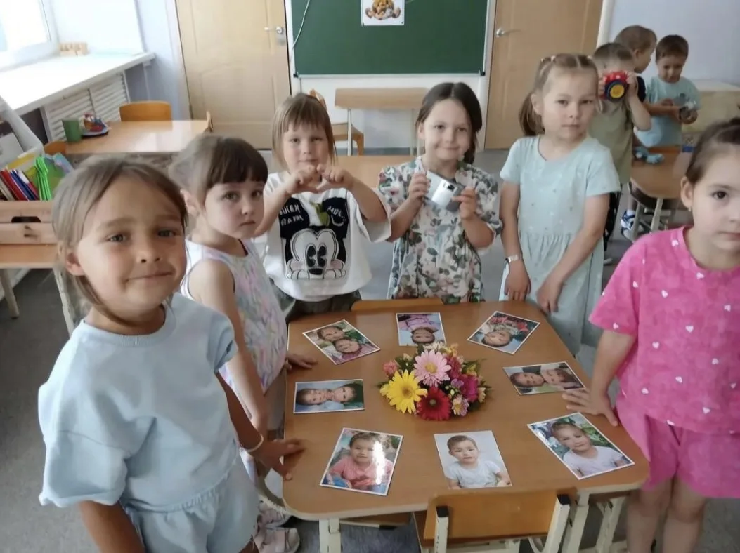 📸Валентина Борисовна сегодня рассказала ребятам о профессии фотографа — оказалось, это...