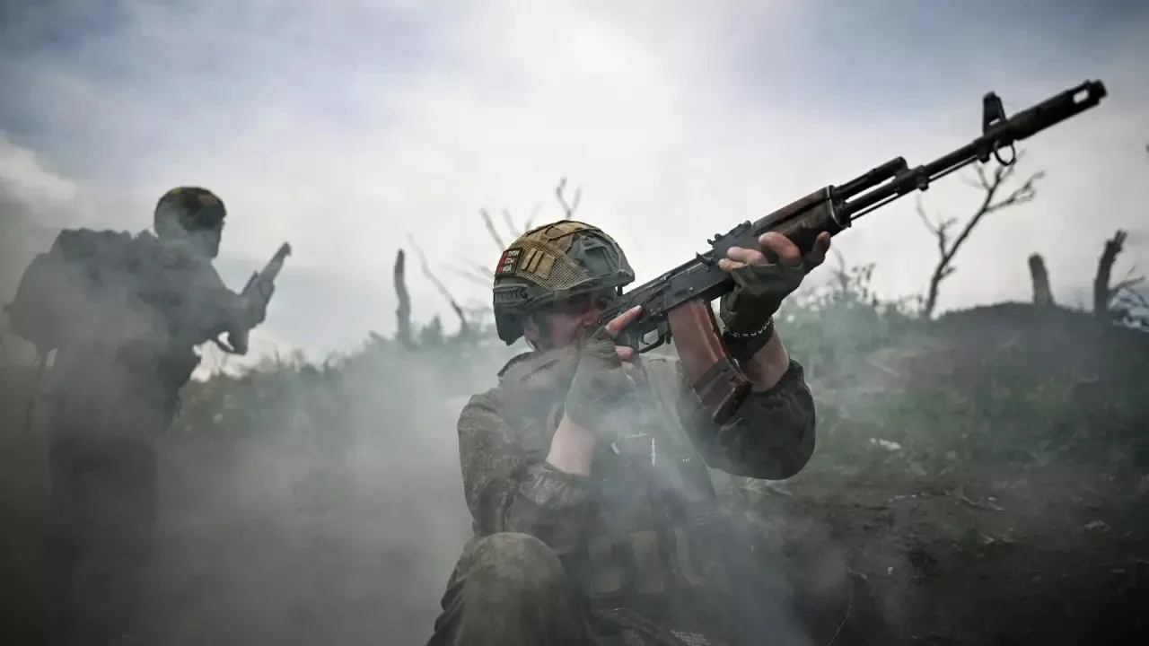 Гвардеец спас пятерых раненых российских военных с линии соприкосновения.