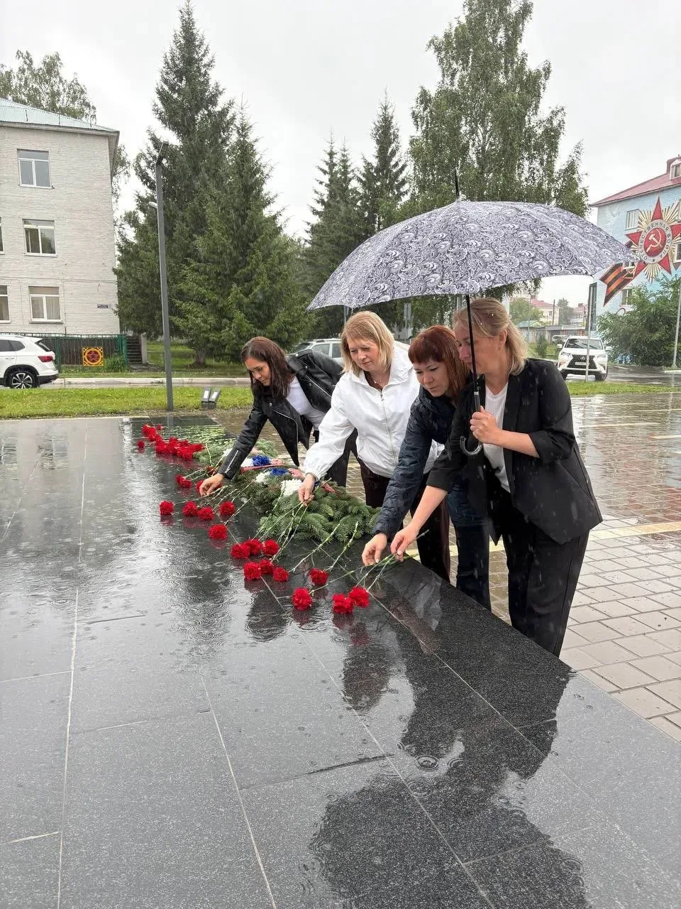 Сотрудники КЦСОН «Милосердие» приняли участие в памятном митинге, посвящённом Дню памяти и скорби 22
