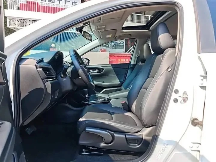 🇨🇳И раз уж начали говорить про Envix, стоит упомянуть и его брата-близнеца — Honda Crider ♊️  В Кита