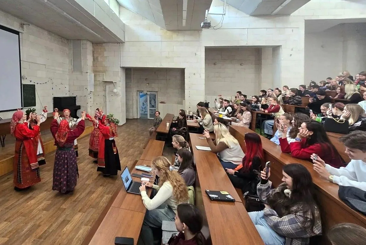 🎓 Литературный музей совместно с фольклорным ансамблем «Терем» побывали в гостях на фа...