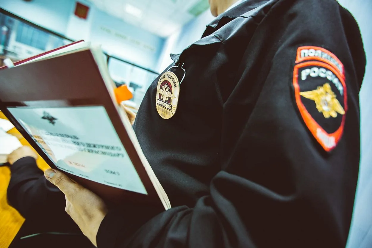 Группа подростков избила мужчину в магазине на проспекте Ленина в Томске.