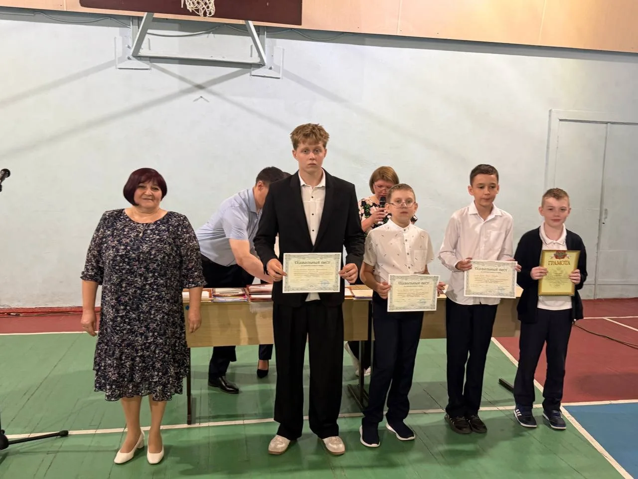 🎓✨ Сегодня в нашей школе состоялись торжественные линейки, посвященные окончанию учебного года для у