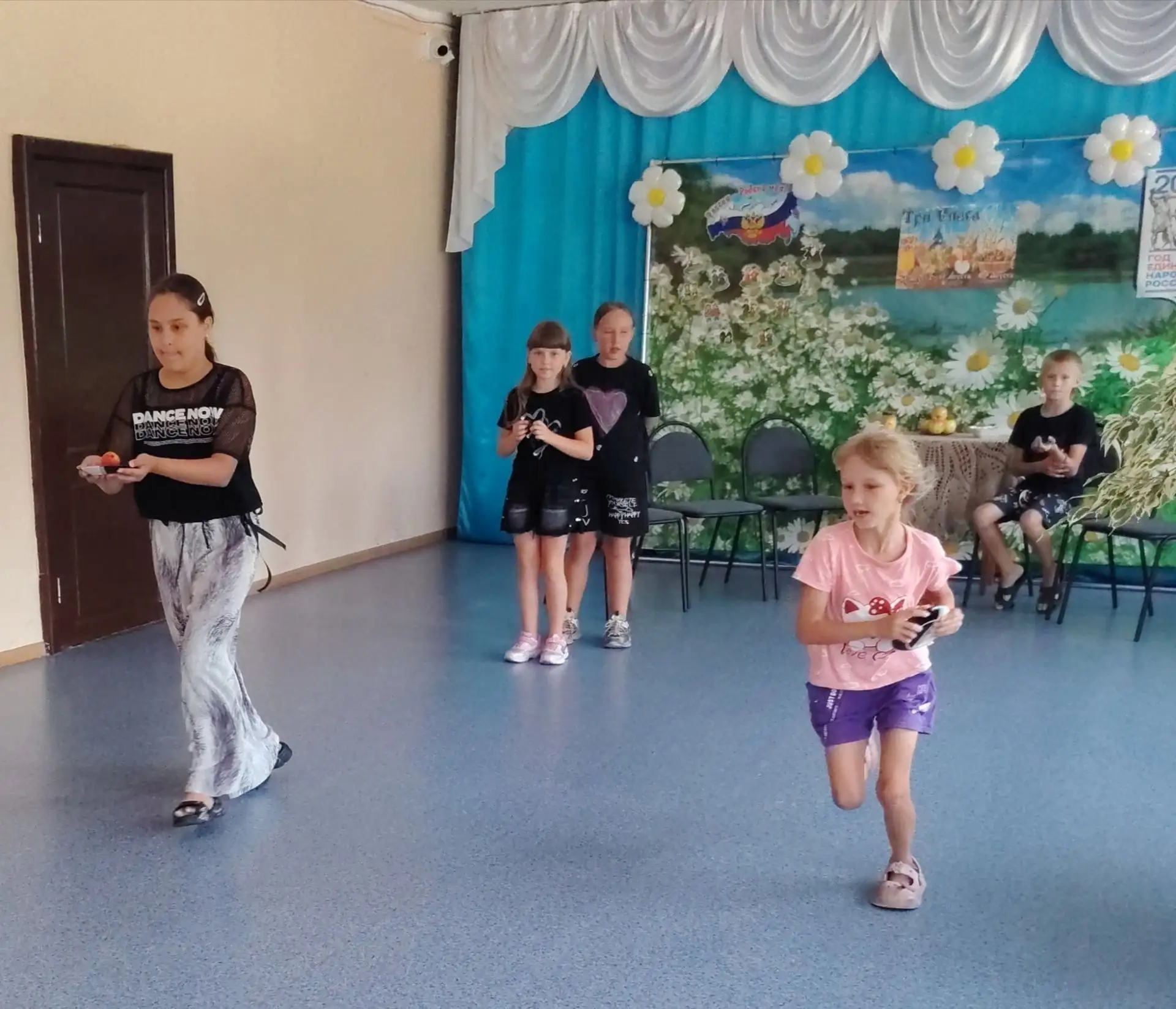 18 августа  в филиале с. Песчаноозерка прошла развлекательная программа «Праздник трёх ...