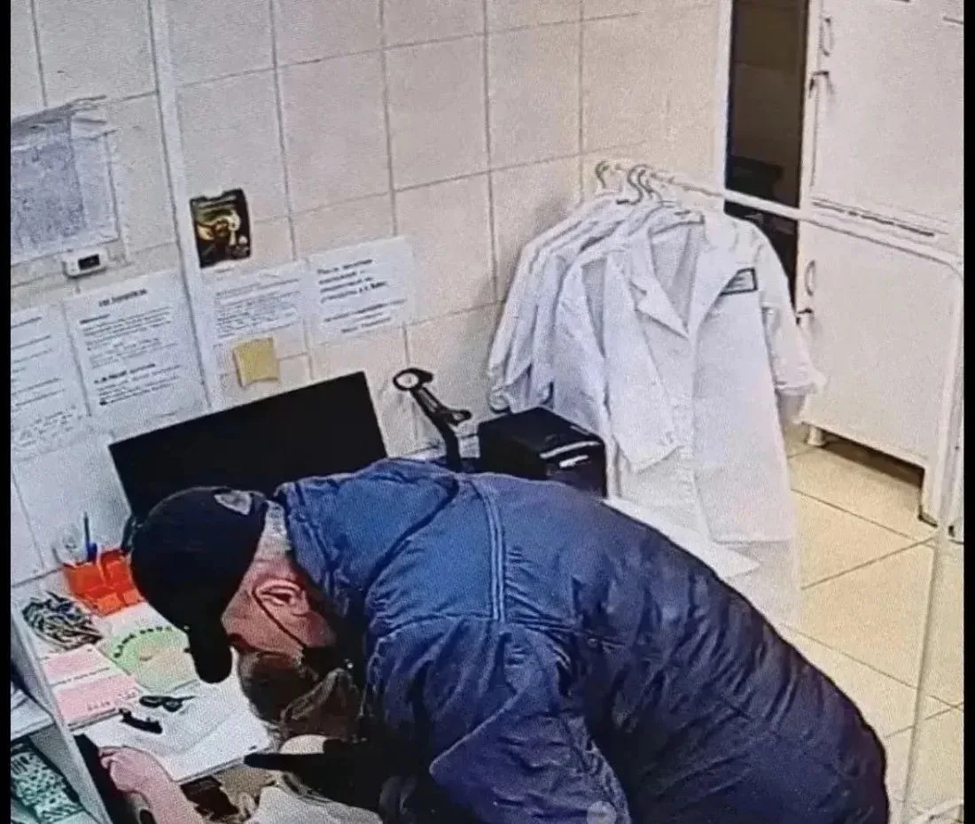 В Балаково Саратовской области полиция разыскивает мужчину, совершившего разбойное напа...