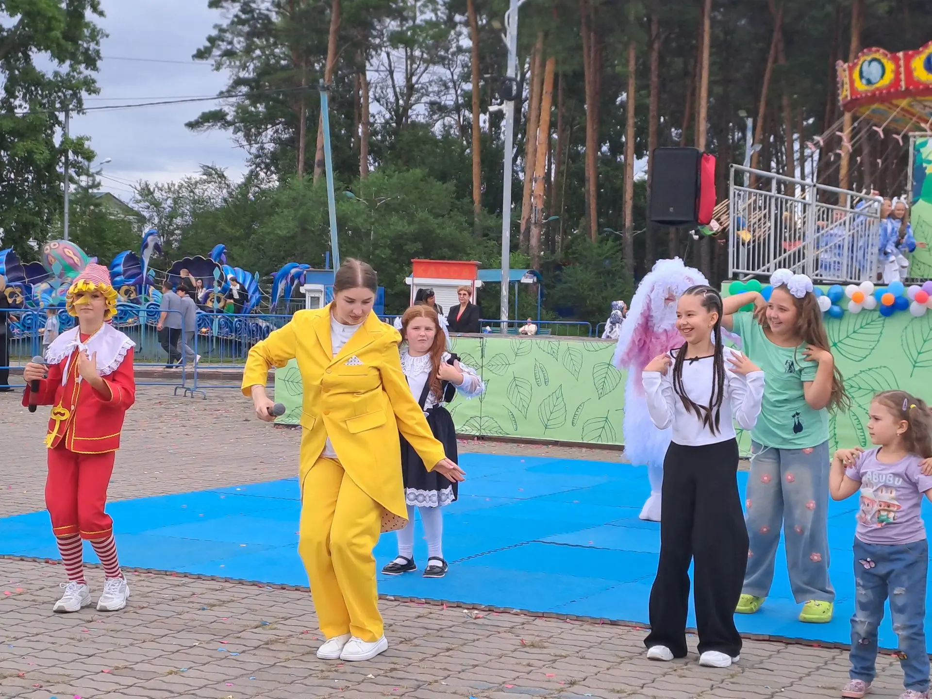 1 сентября в городском парке культуры и отдыха прошёл концерт, посвящённый Дню знаний.