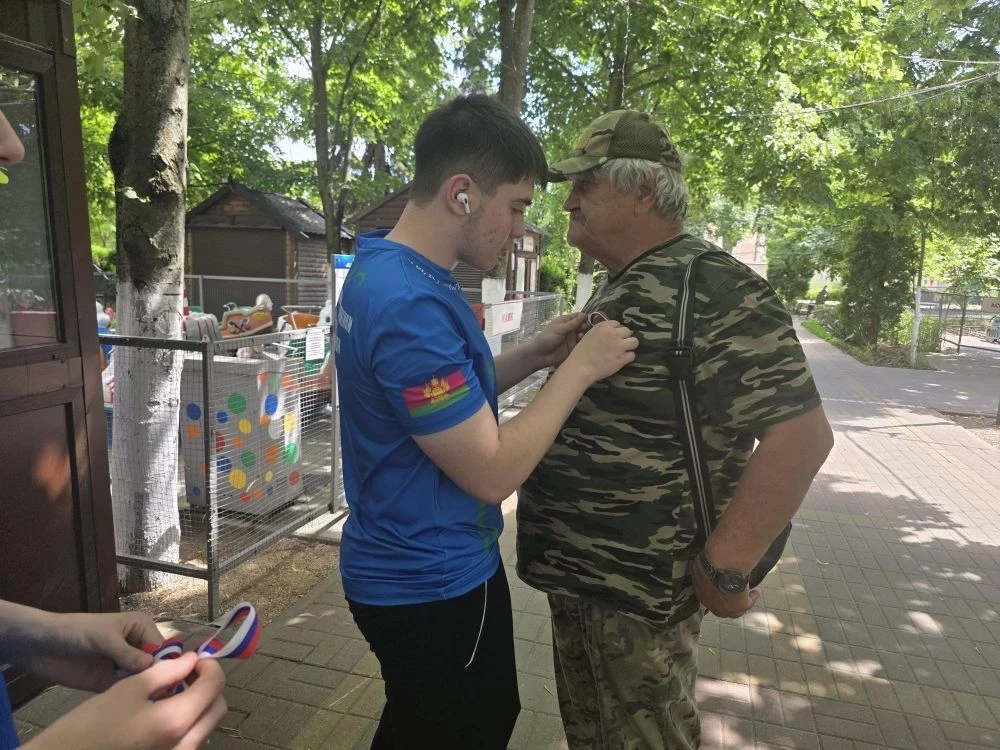 ✨Специалисты отдела молодёжной политики Кавказского района совместно с участниками воен...