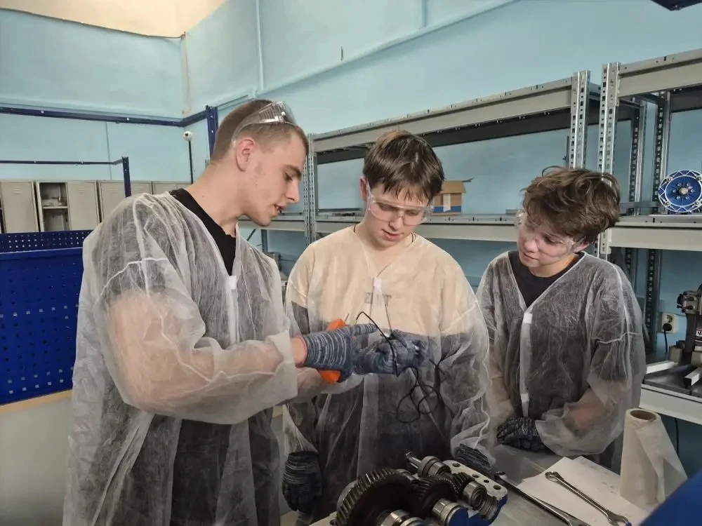 Шаги к профессии   🎓✨ В школе прошли насыщенные и интересные профориентационные мероприятия.  💼 К ст